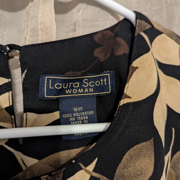 Laura Scott Black and Brown Floral Top - Picture 2 of 5